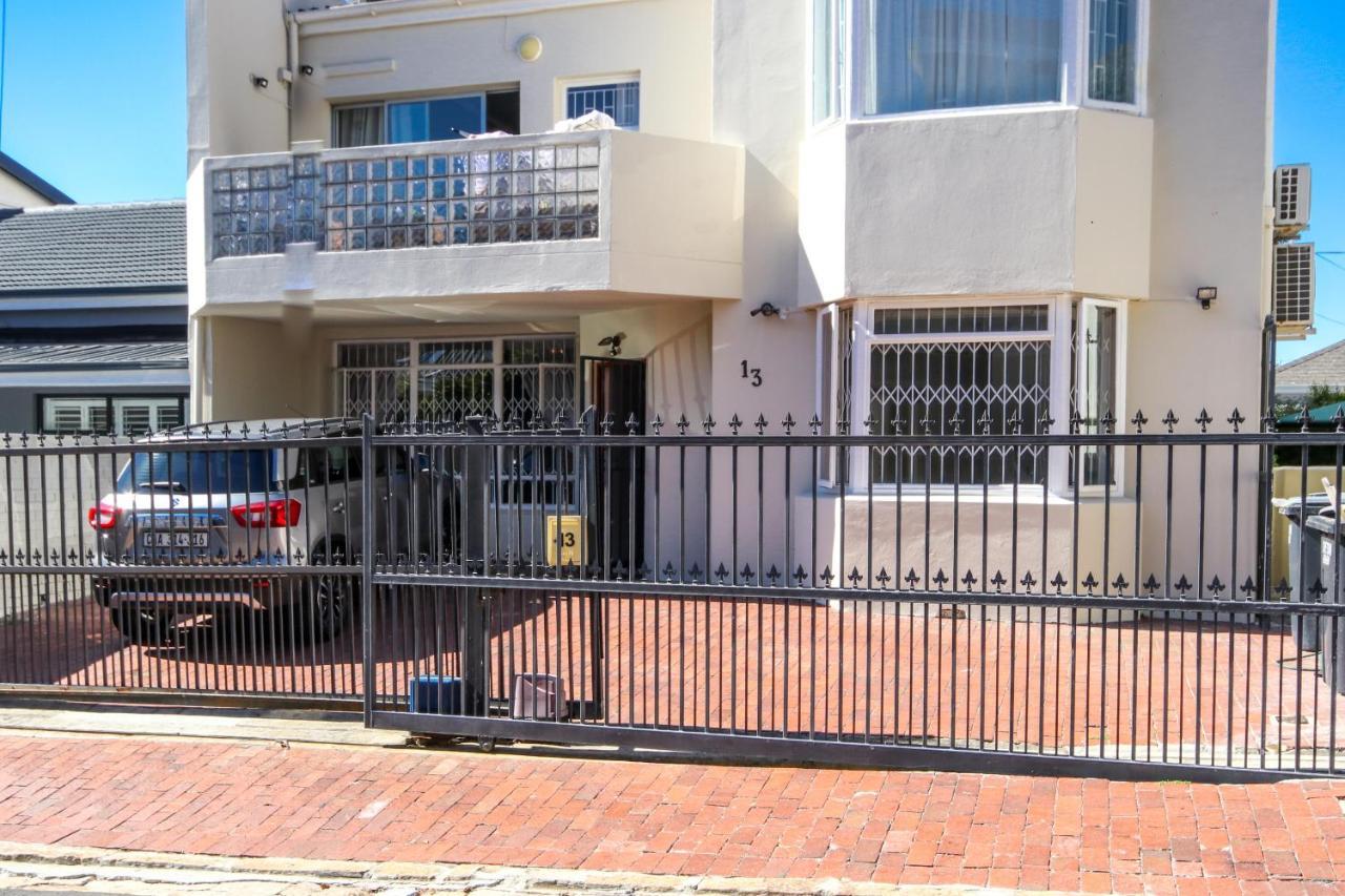 Holiday Home In Sea Point, Fresnaye Кейптаун Екстериор снимка