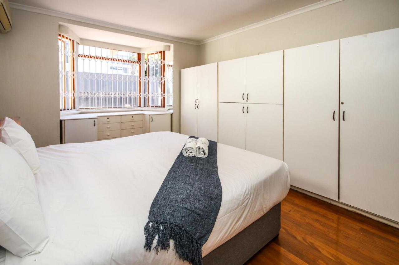 Holiday Home In Sea Point, Fresnaye Кейптаун Екстериор снимка