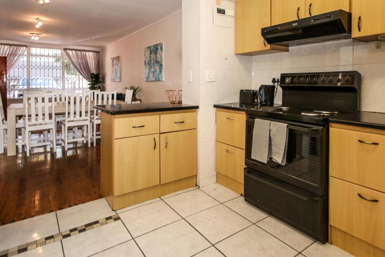 Holiday Home In Sea Point, Fresnaye Кейптаун Екстериор снимка